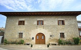Casa De La Cadena